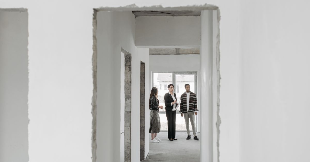 The Role of a Real Estate Agent in Commercial Leasing Transactions